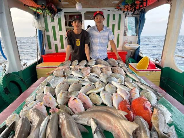 Half Day Tour | Deep sea fishing in Phu Quoc