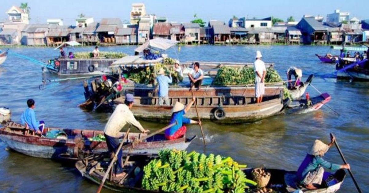Mekong Delta floating market boat Vietnam life