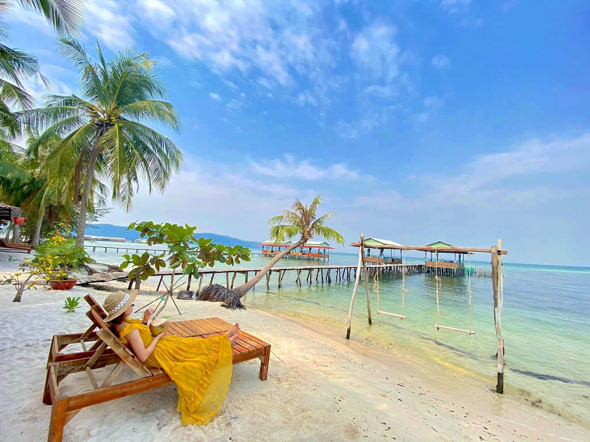 Day Tour | Vinpearl Safari, Rach Vem Beach, Pearl Farm, Ham Rong Beach & Silk Shop with Lunch in Phu Quoc