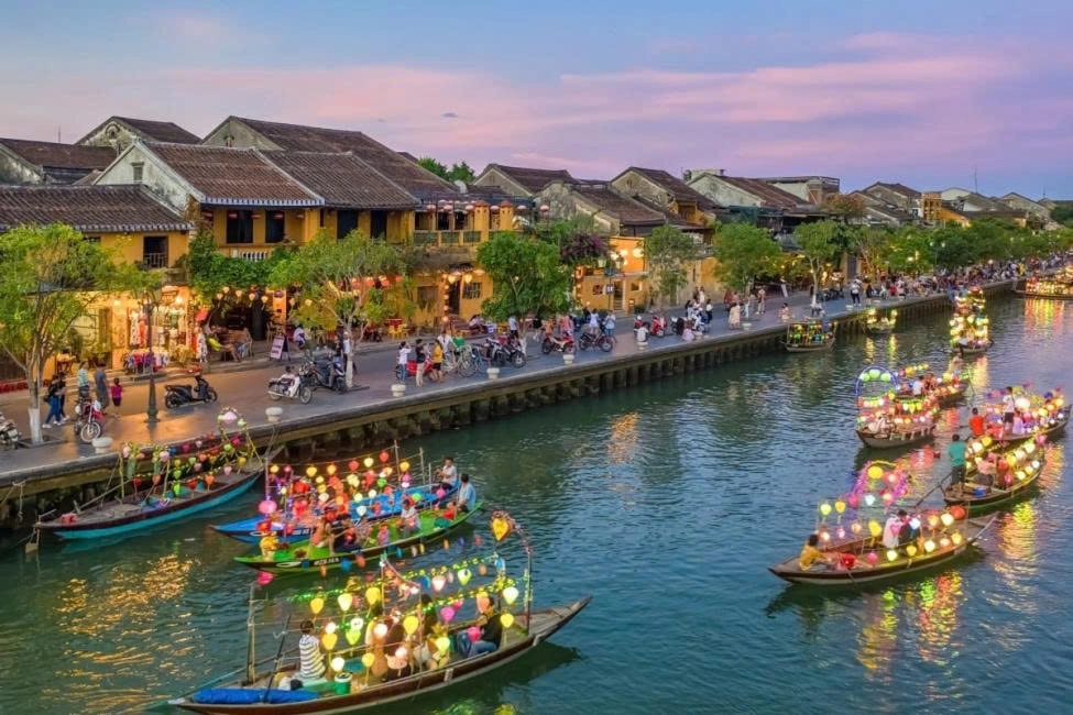 Day Tour | Son Tra Peninsula - Marble mountain - Hoi An Acient town From Da Nang (with Chinese guide option)