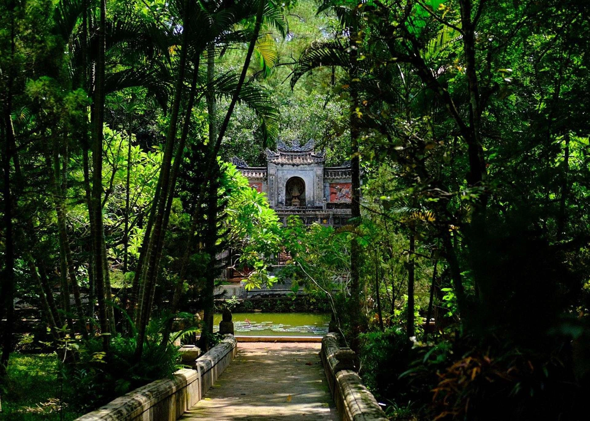Full-day tour | Buddhism tour in Hue 