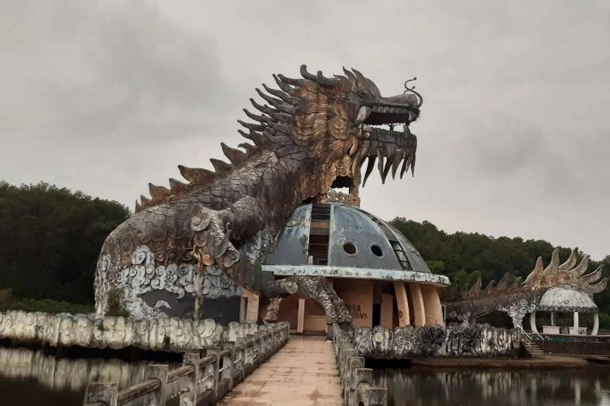 Half-day tour | 3 Heritages (Thien An Monastery - Ho Thuy Tien Park - Thuy Bieu Village) in Hue