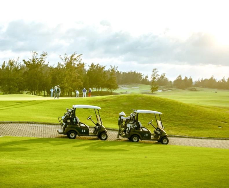 One Day Golf Tour to Montgomerie Links Golf Club from Da Nang