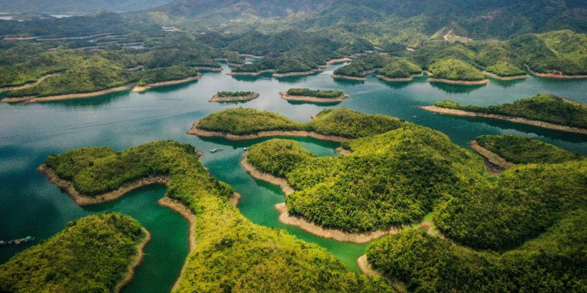 Ta Dung emerald lake