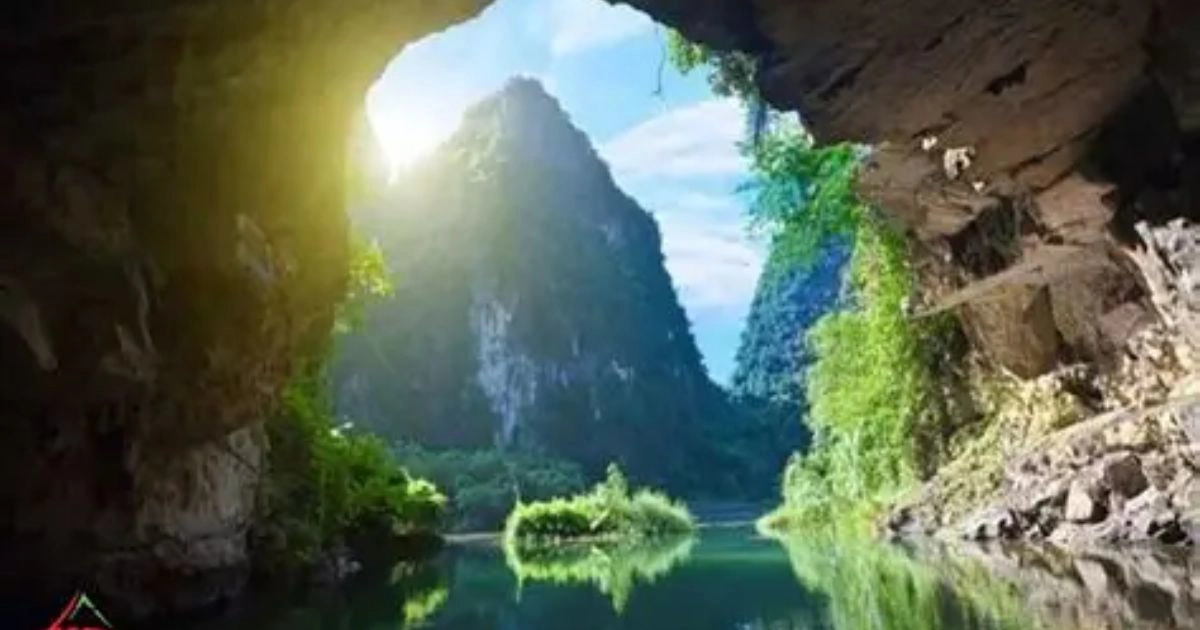 Am Tien Cave Jade Pond Ninh Binh