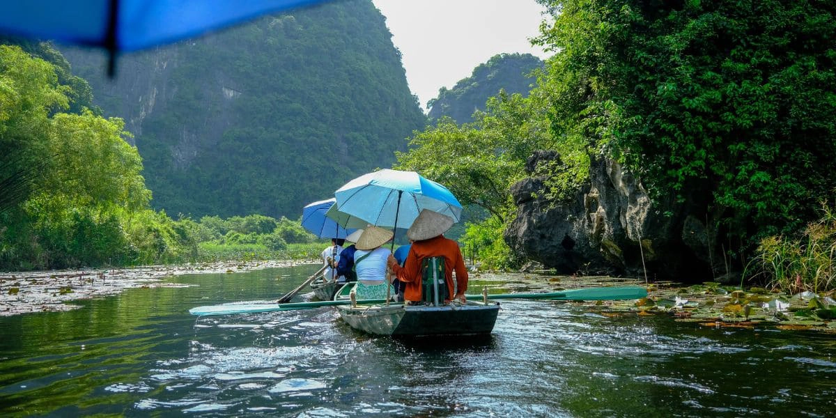 Ninh Binh boat tour experience