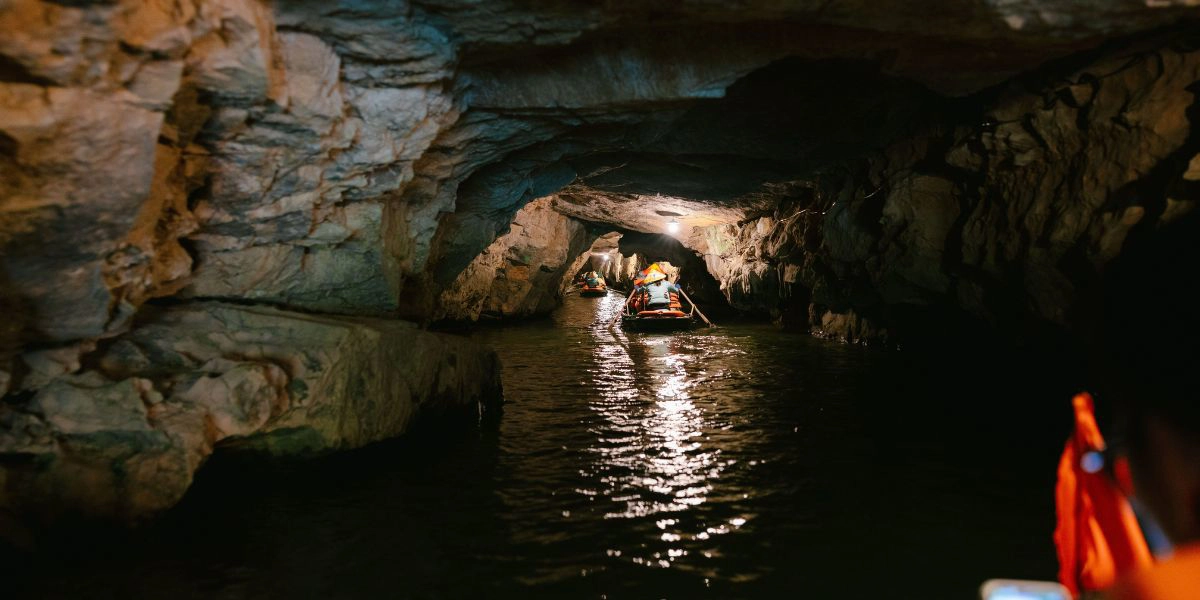 Trang An cave boat ride