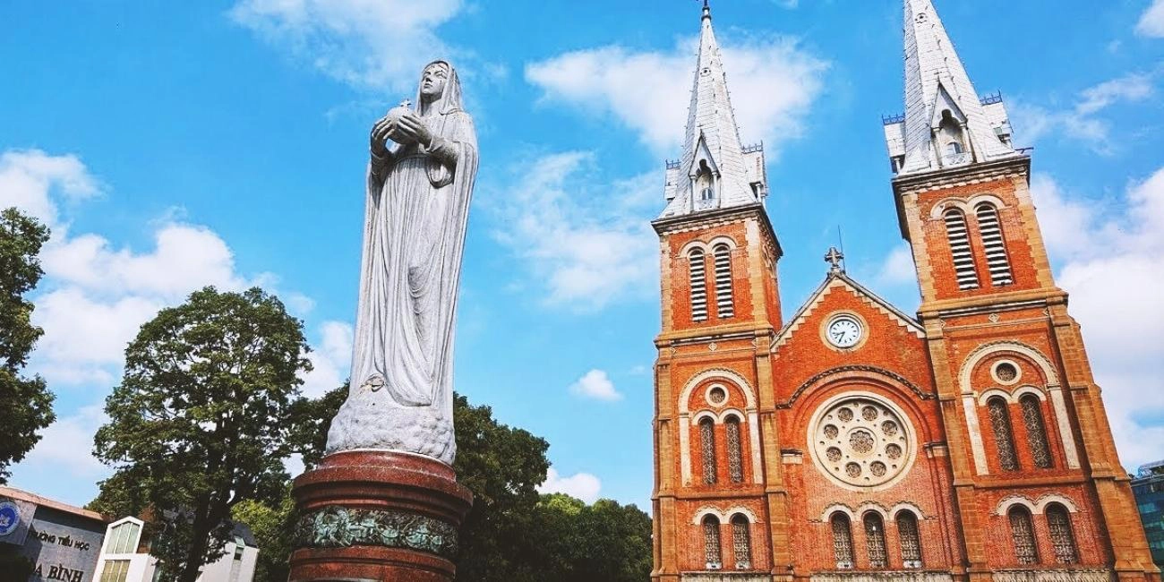 Day Tour | Explore Saigon Instagram Iconic with Aodai rental services | Ho Chi Minh