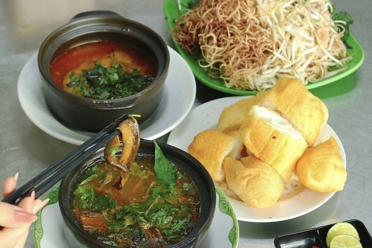 Eel vermicelli soup is a comforting local dish in Ninh Binh