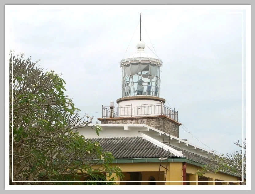 Half-day tour | Trekking to Bay Canh island's Lighthouse & Snorkeling