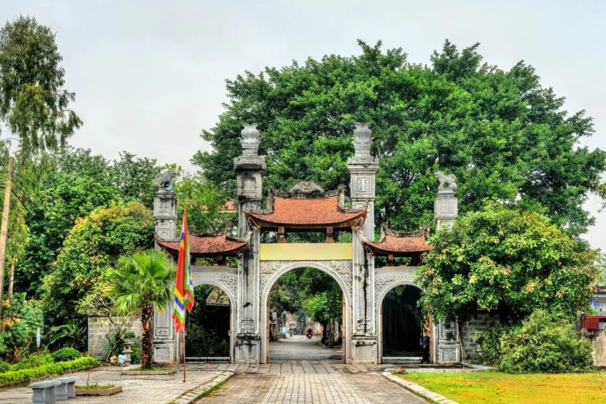 Hoa Lu Ancient Capital is a historic highlight of many Ninh Binh tours