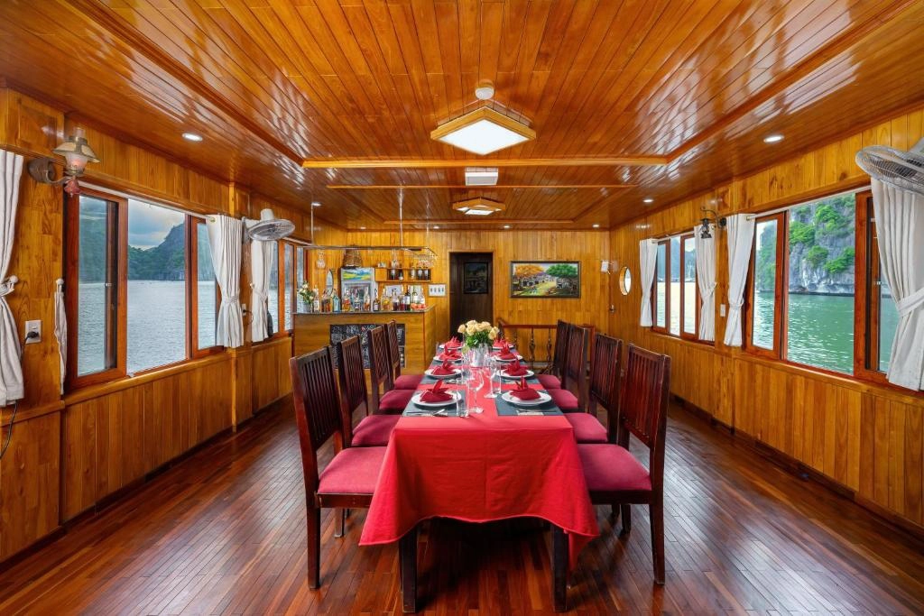 3D2N Tour | Experience Lan Ha Bay on Sunlight Boutique 5 Cruise & Explore Cat Ba Island