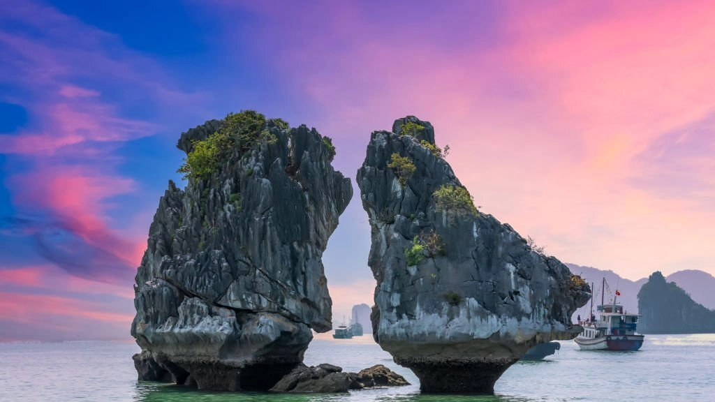 Day Tour | Explore Halong Bay in Hercules Grand Cruise