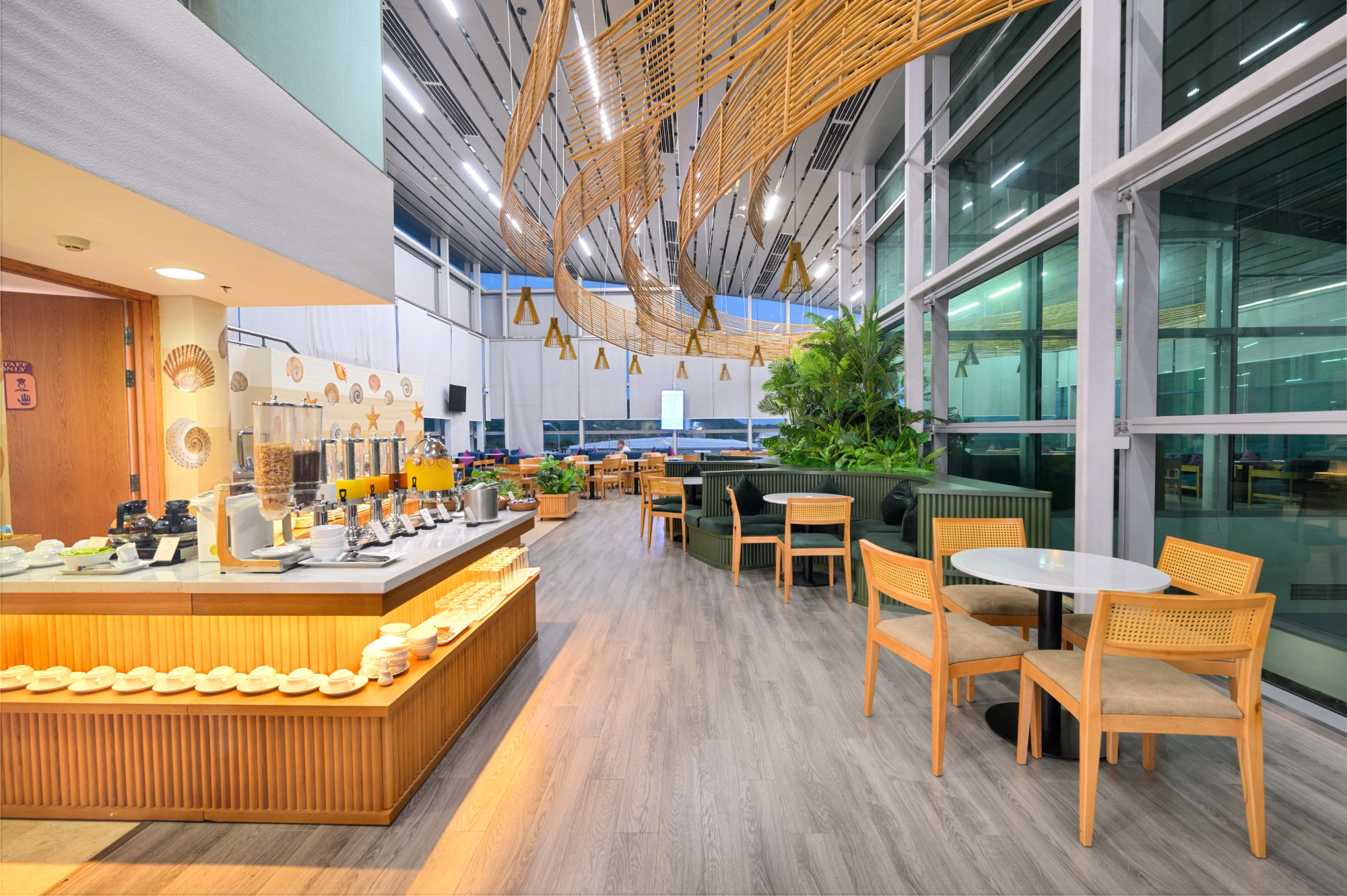 [Exclusive] Domestic Airport Transfer & Departure Lounge Combo | Phu Quoc Airport (PQC)