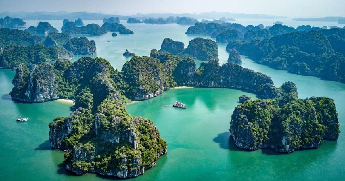 Ha Long Bay cruise and sightseeing