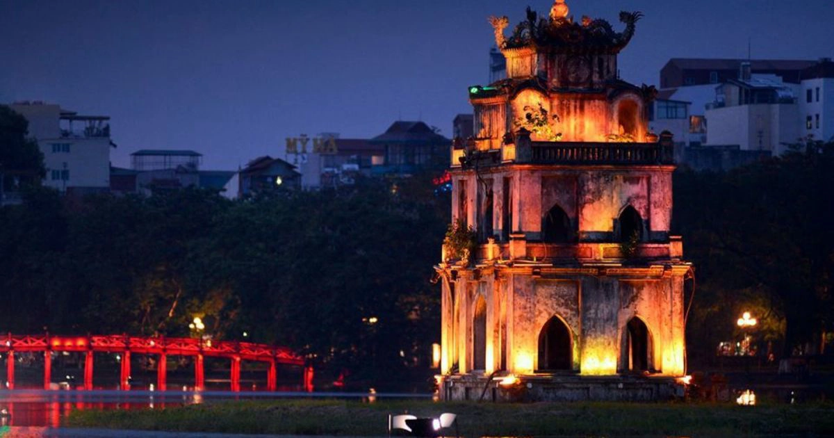 Hoan Kiem Lake and Hanoi Old Quarter travel essentials
