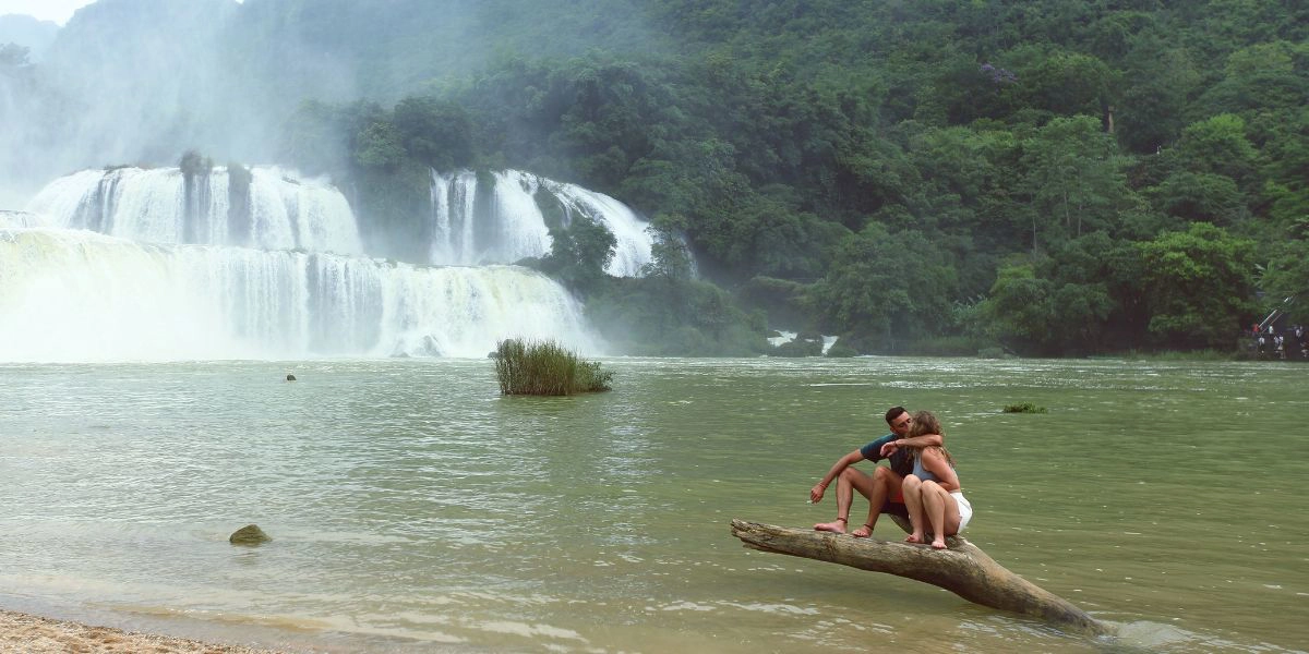 Ban Gioc majestic waterfall 