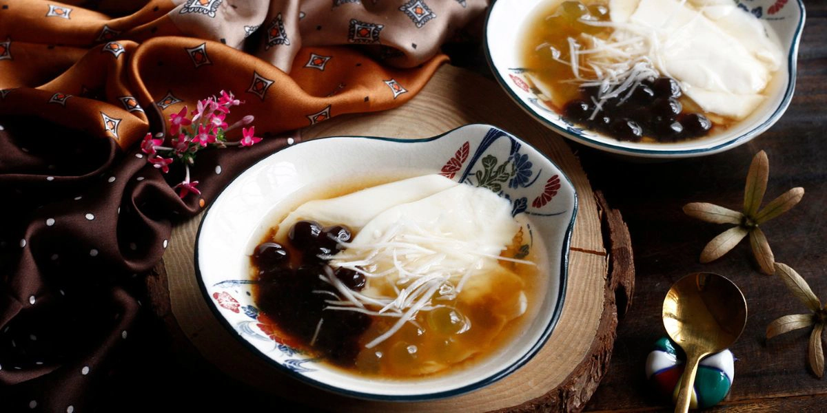 Silky tofu pudding