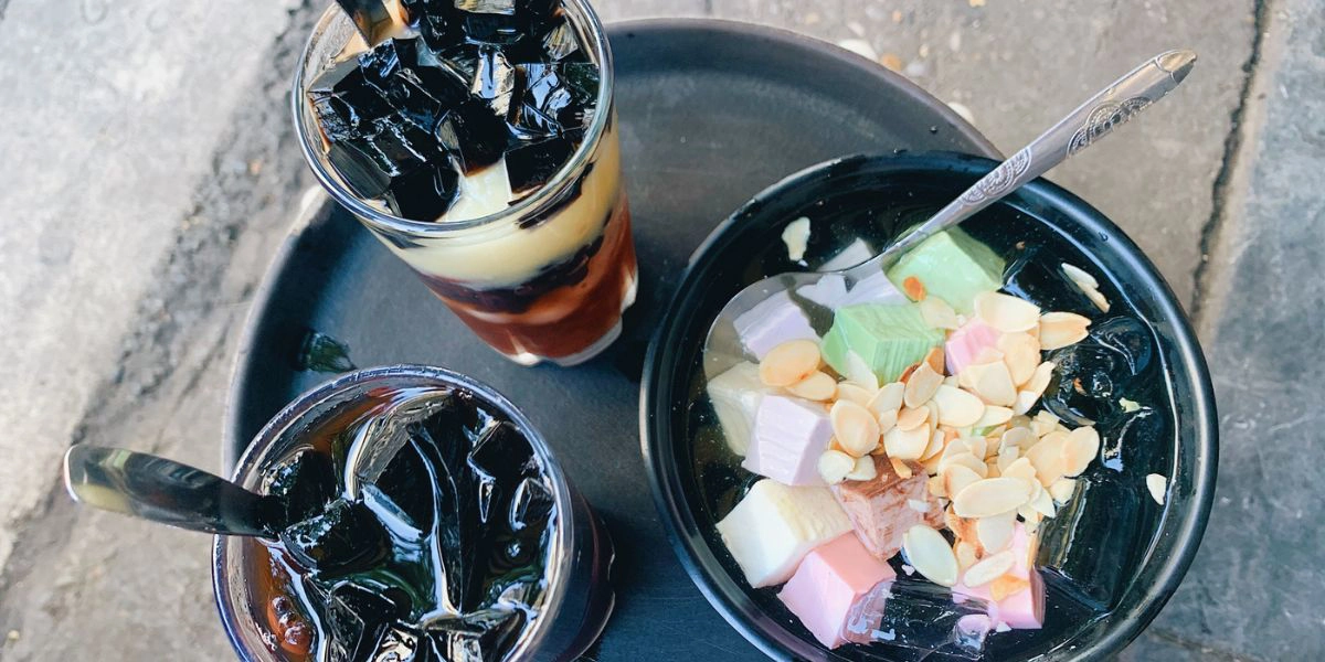 Traditional Vietnamese che desserts