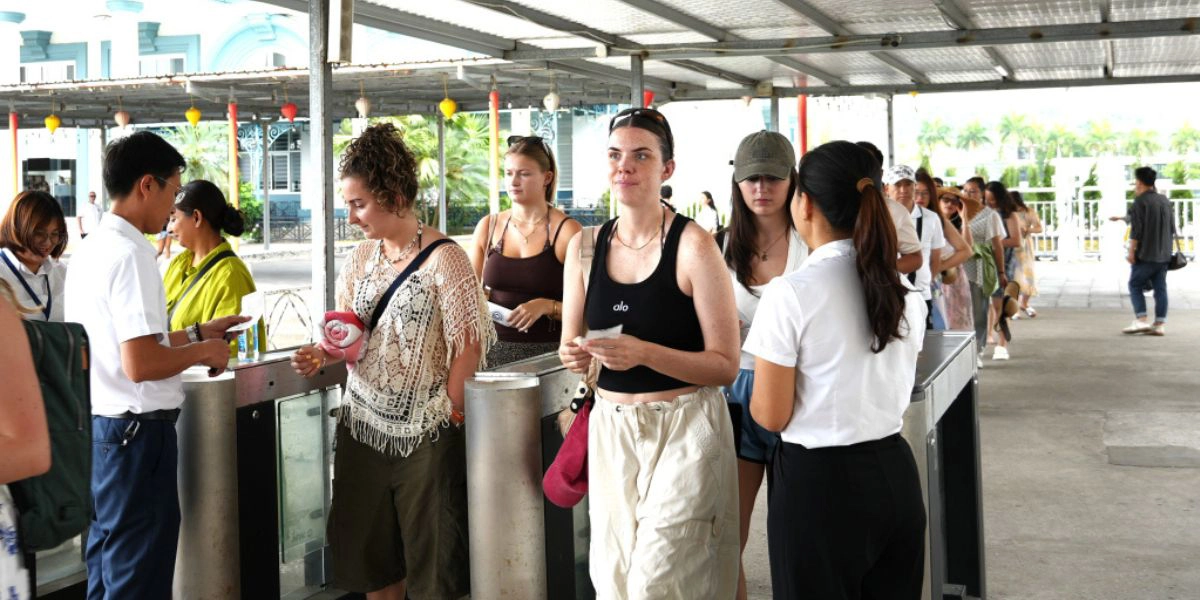 Vietnam tour package inclusions