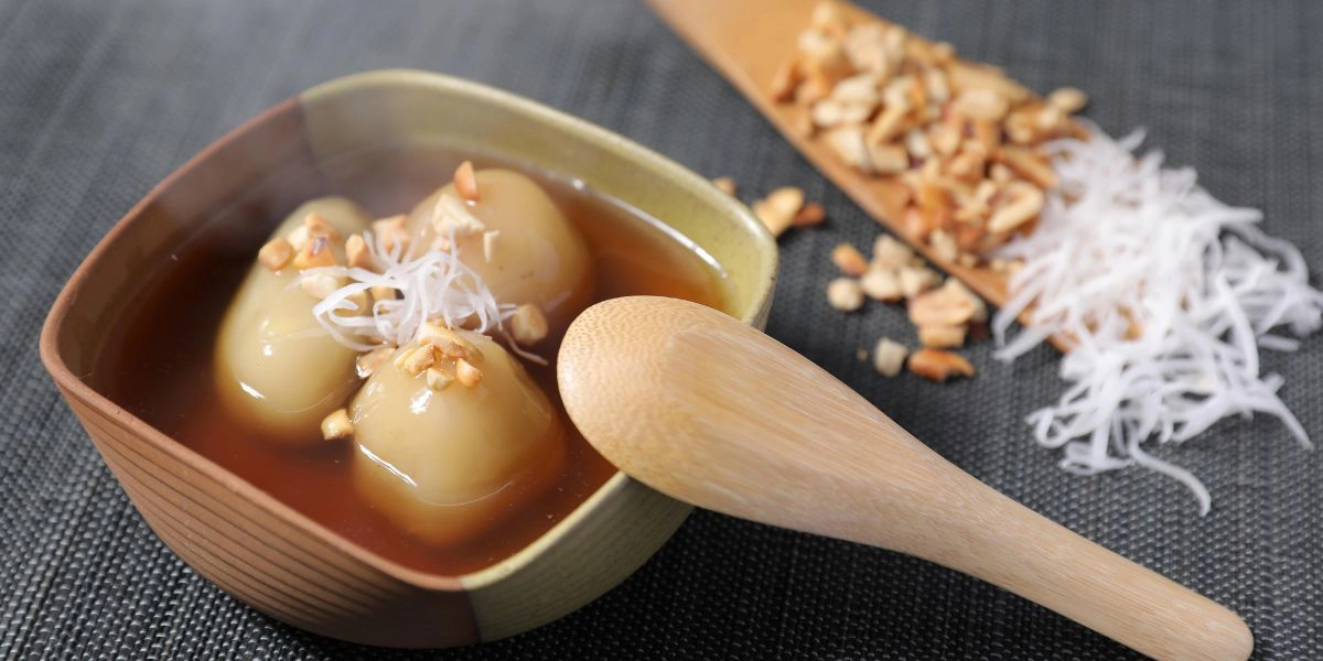 Warm ginger glutinous rice balls