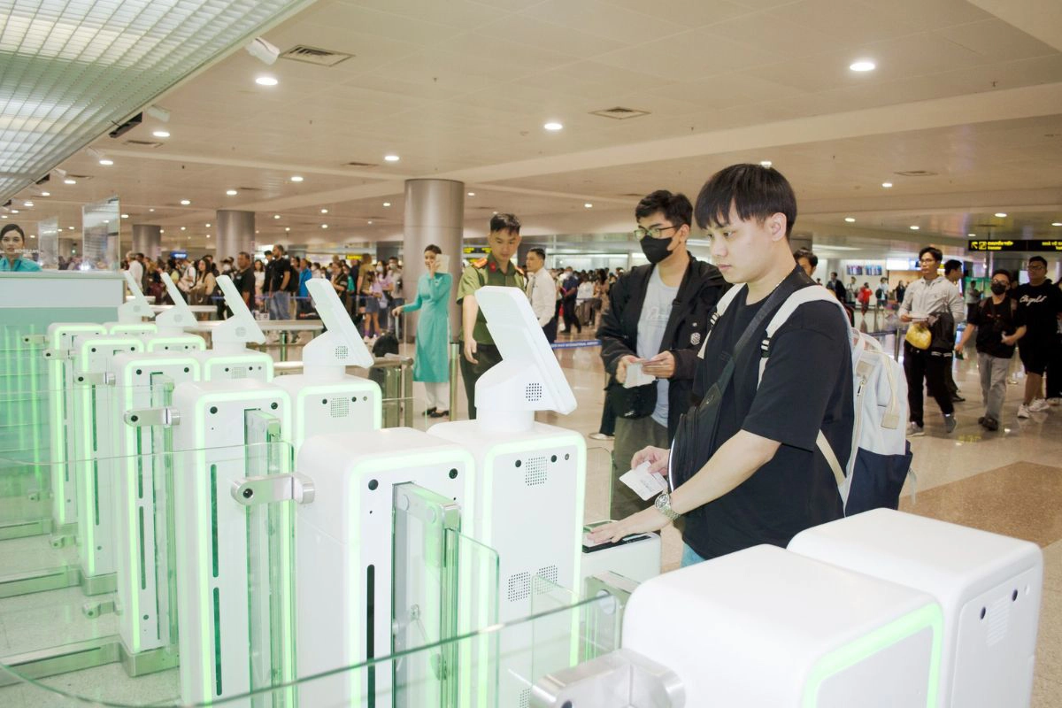 Plan ahead for visa, airport, SIM, and eSIM expenses