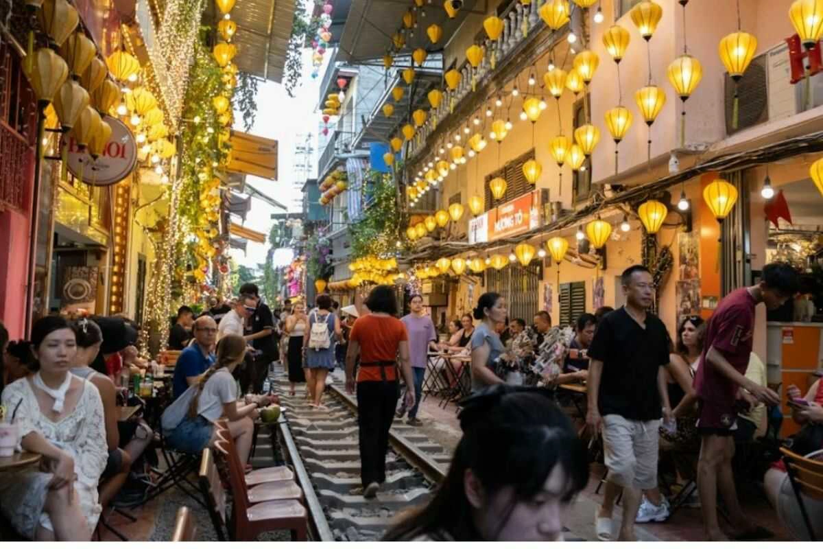 Practical tips for visiting Hanoi old quarter