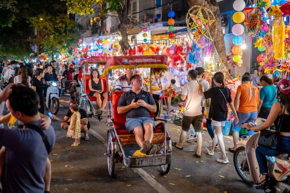 Three travelers can split private transfers and guided tour costs