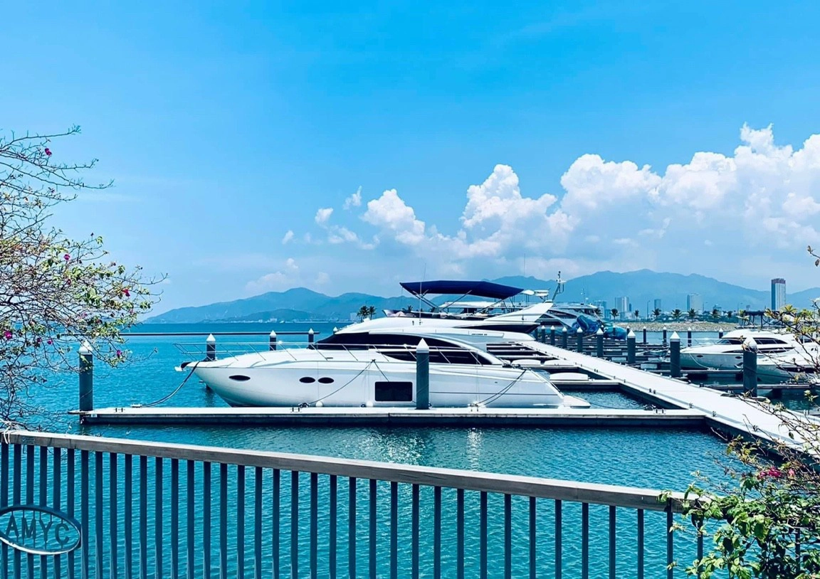 Day Tour | Nha Trang Sunset Yacht Cruise aboard Marmoris Yacht