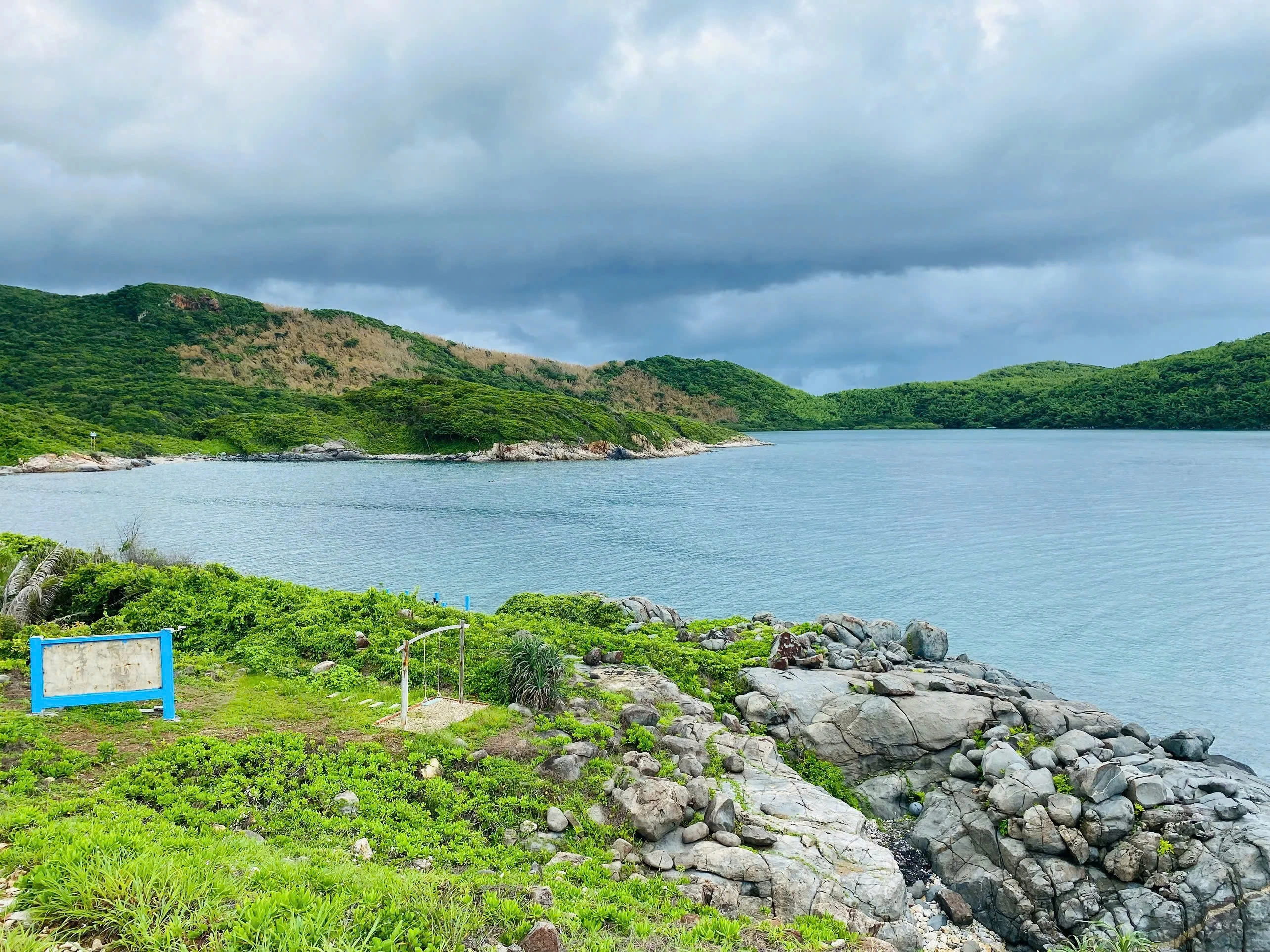 Half-day tour | Dam Tre Bay exploration & Snorkeling tour from Con Dao