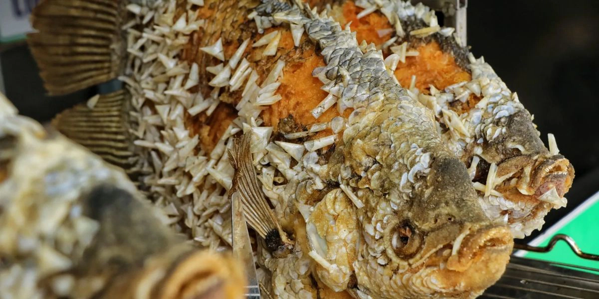 Crispy deep-fried elephant ear fish