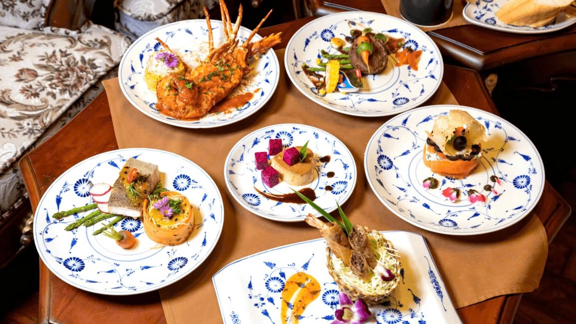 Nha Trang Emperor 5-Star Sunset Cruise with Sunset Party & Gourmet Dinner