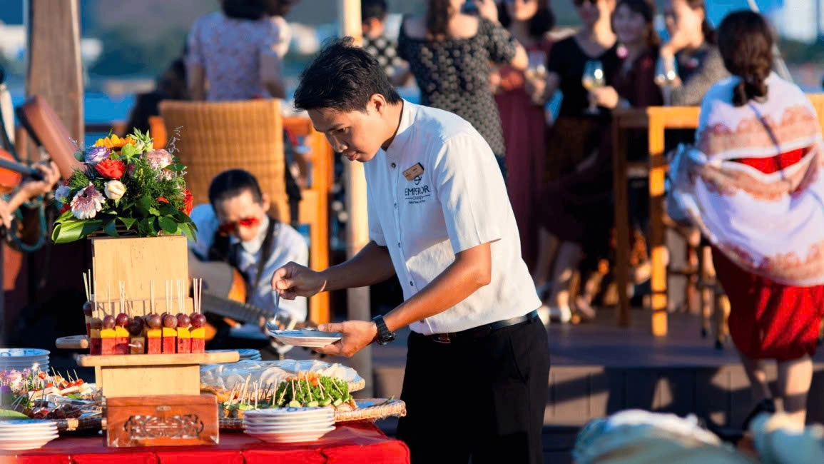 Nha Trang Emperor 5-Star Sunset Cruise with Sunset Party & Gourmet Dinner