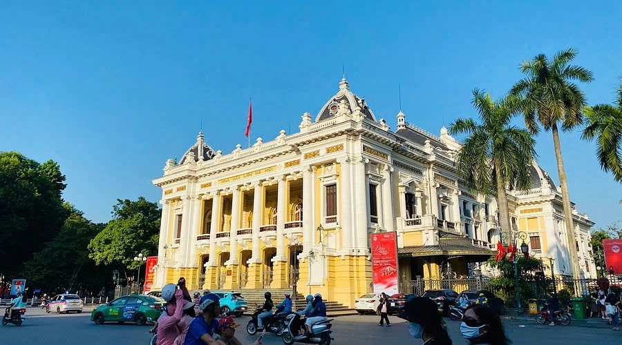 Day Tour | Hanoi After Dark - Ride & Taste by E-Bike