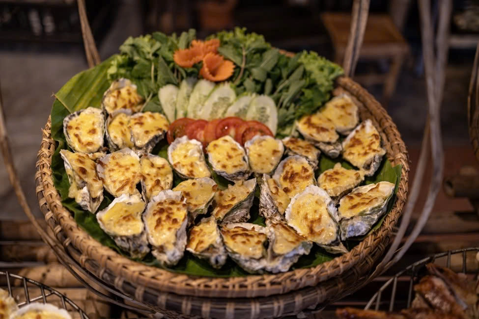 Half Day Tour | Nha Trang Street Food & Folk Show Experience