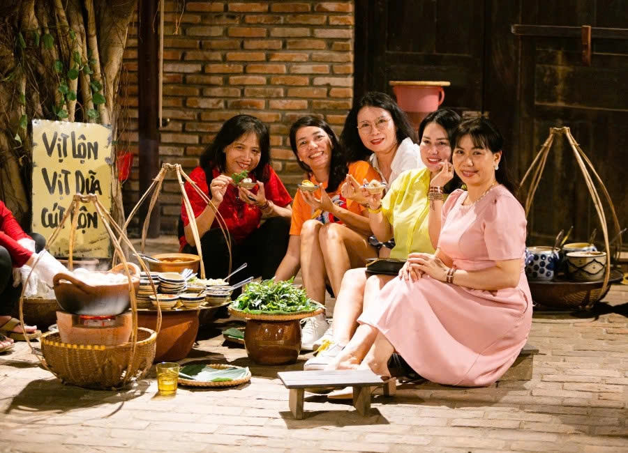 Half Day Tour | Nha Trang Street Food & Folk Show Experience