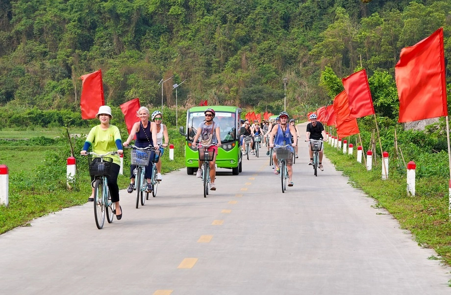 2D1N Tour | Relaxing at Lan Ha Bay and Viet Hai Village on Sunlight Boutique 5 Cruise