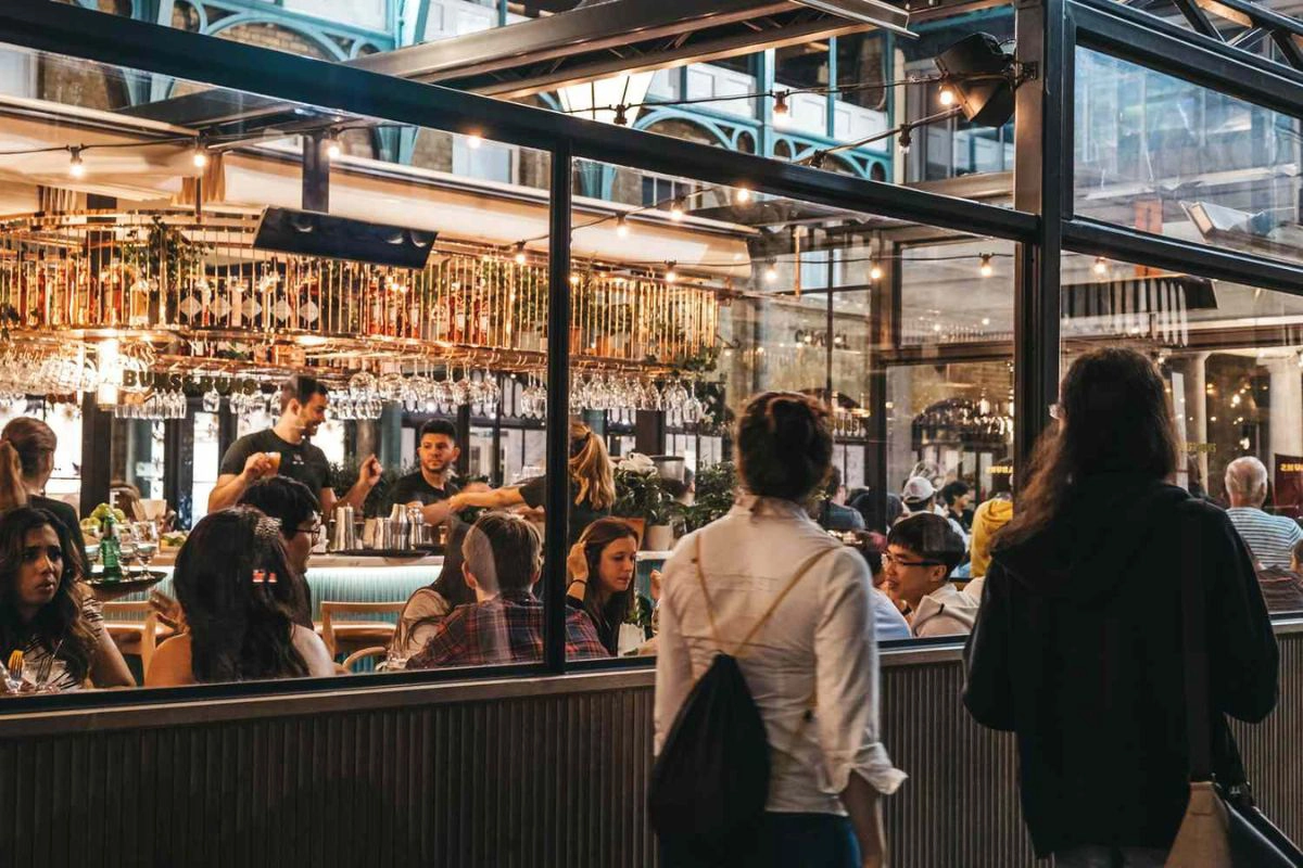 Booking a table in advance secures the best city views