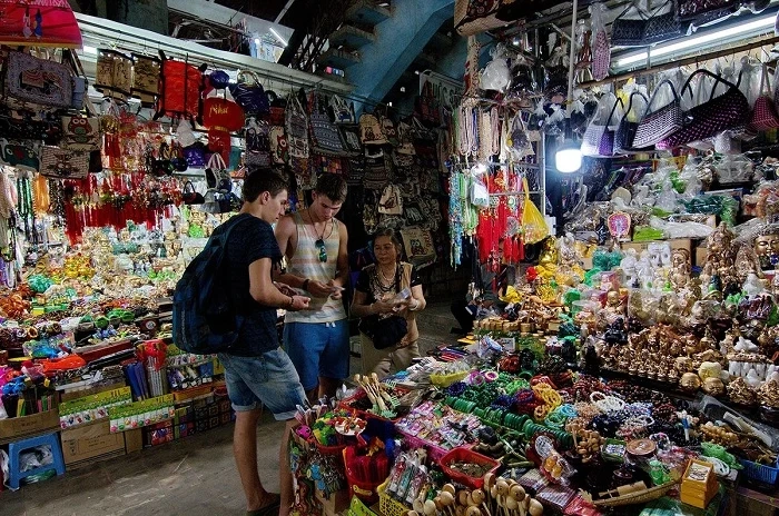 Full-day Tour | Hai Van Pass, Imperial Citadel, Khai Dinh Tomb, and local cuisine experience depart from Da Nang