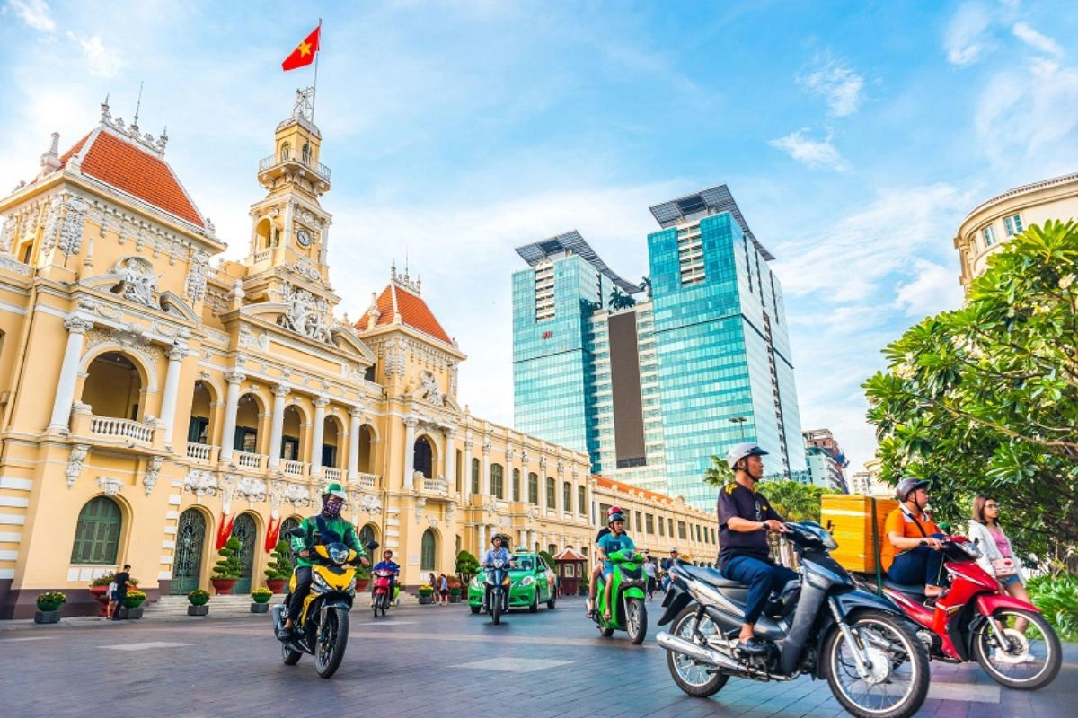 Vietnam Travel Itinerary 12 Days: A Realistic North-to-South Route
