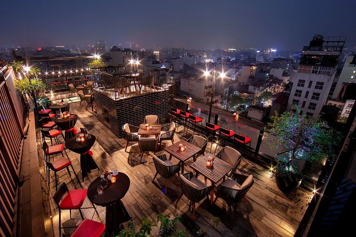 Le Ciel brings upbeat rooftop energy to Hang Trong