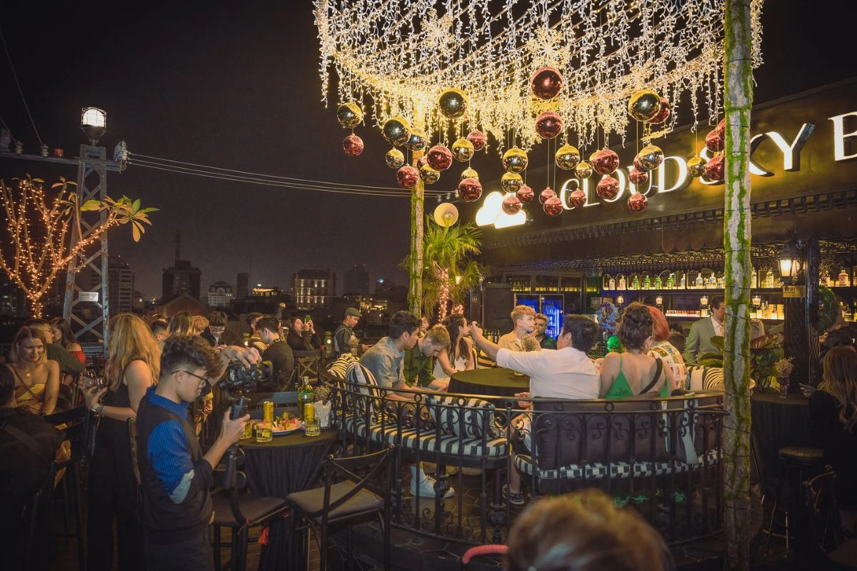 Refined cocktails above the Hang Da Market district