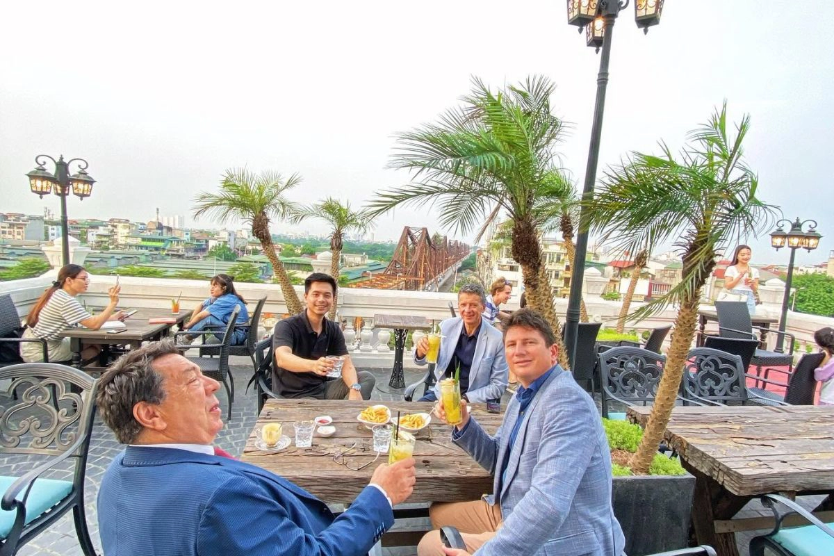 Serein pairs Long Bien Bridge views with vintage charm