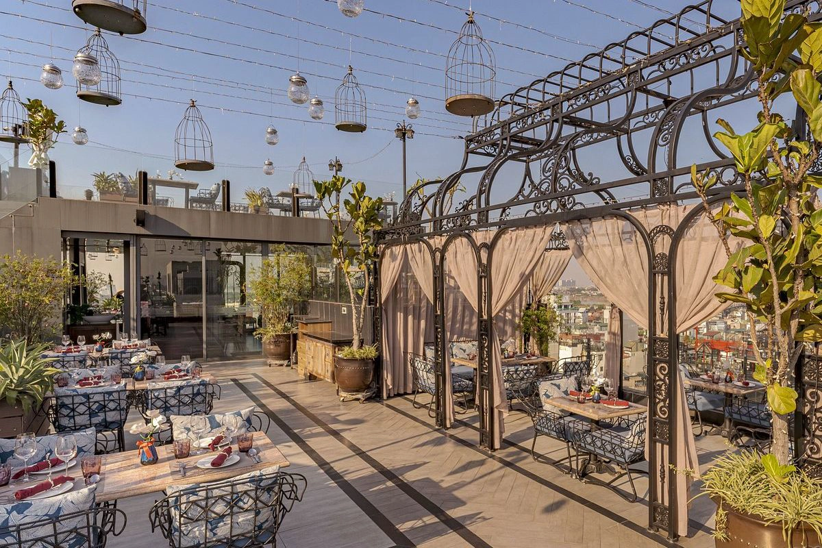 Skyline Hanoi pairs sunset drinks with spacious rooftop seating