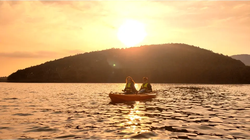 Half Day Tour | Tuyen Lam Lake Sunrise/Sunset Kayaking in Da Lat