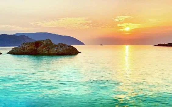 Half-day tour | Snorkeling – Sunset viewing at the sea in Con Dao