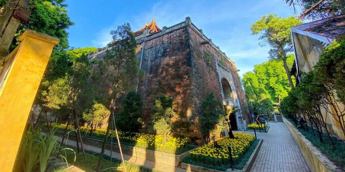 Chinh Bac Mon gate