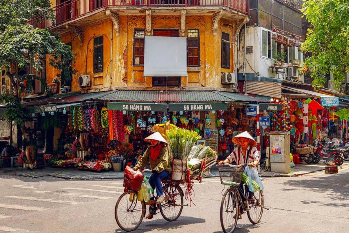 Explore Hanoi's historic 36 Guild Streets