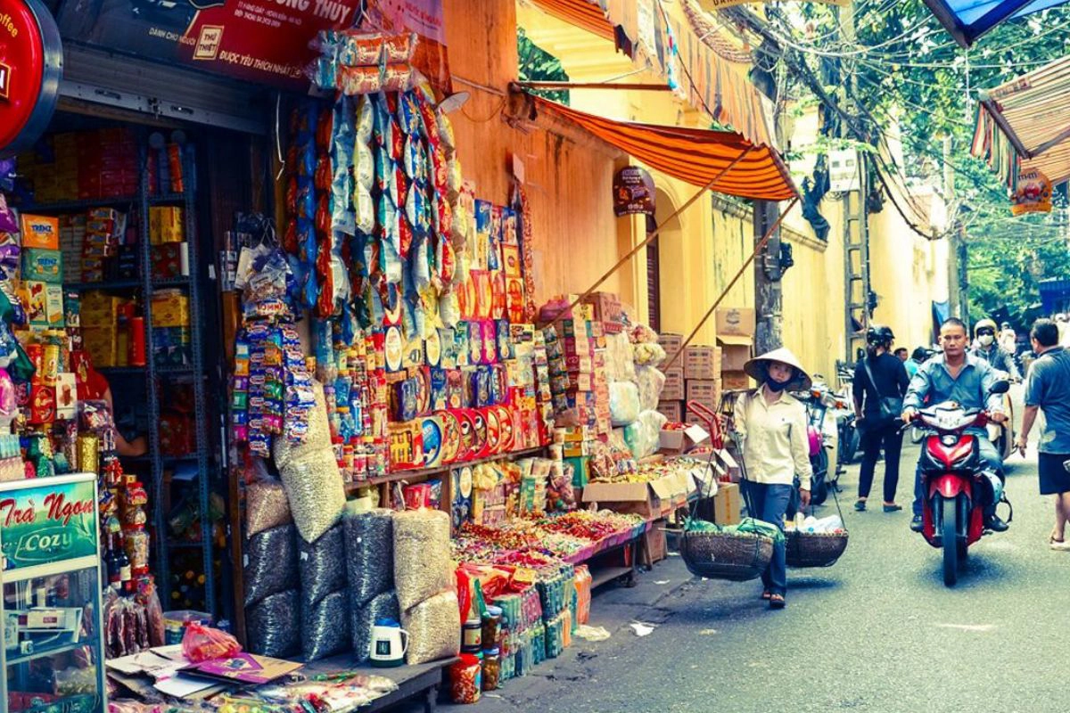 Practical shopping tips for Hanoi Old Quarter