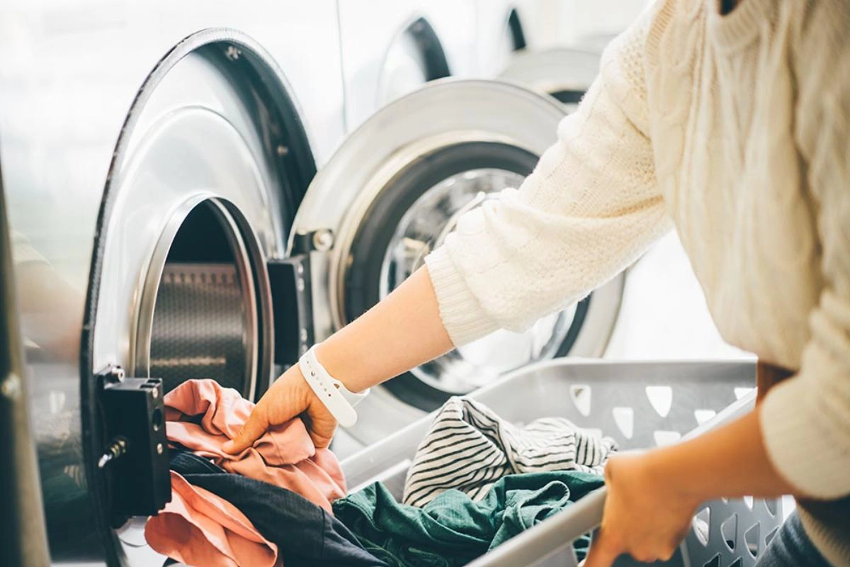 Simple laundry tips help protect your clothes while traveling